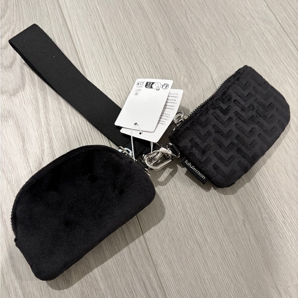 lululemon dual pouch wristlet - Picture 3 of 3